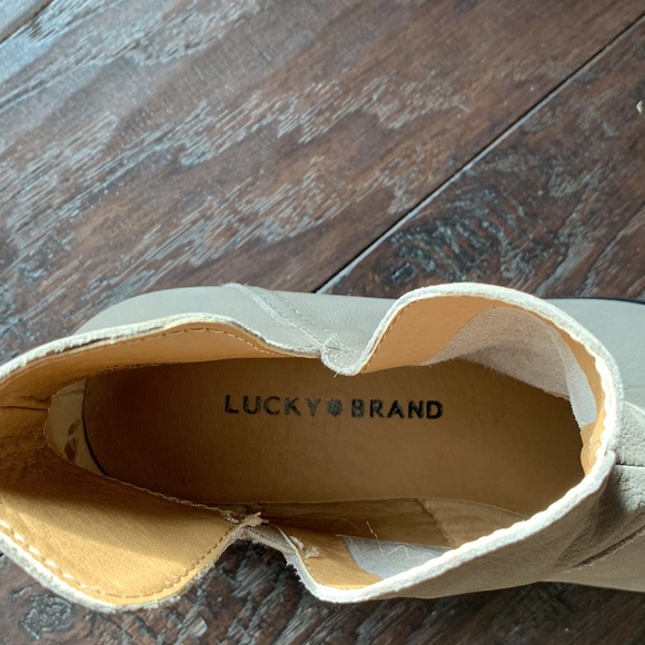 Darling Lucky Brand Booties - Picture 5 of 6